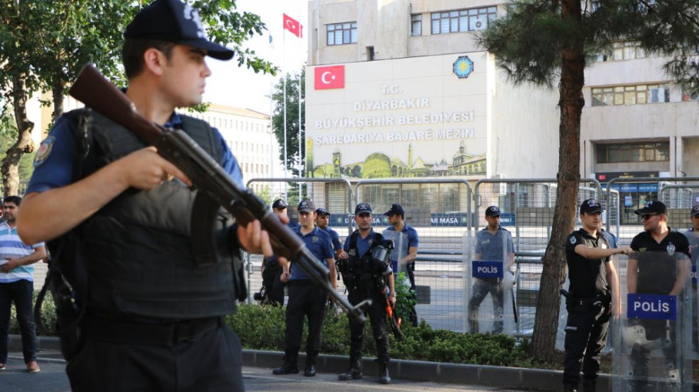 Turkey: Kurdish Mayors' Removal Violates Voters' Rights